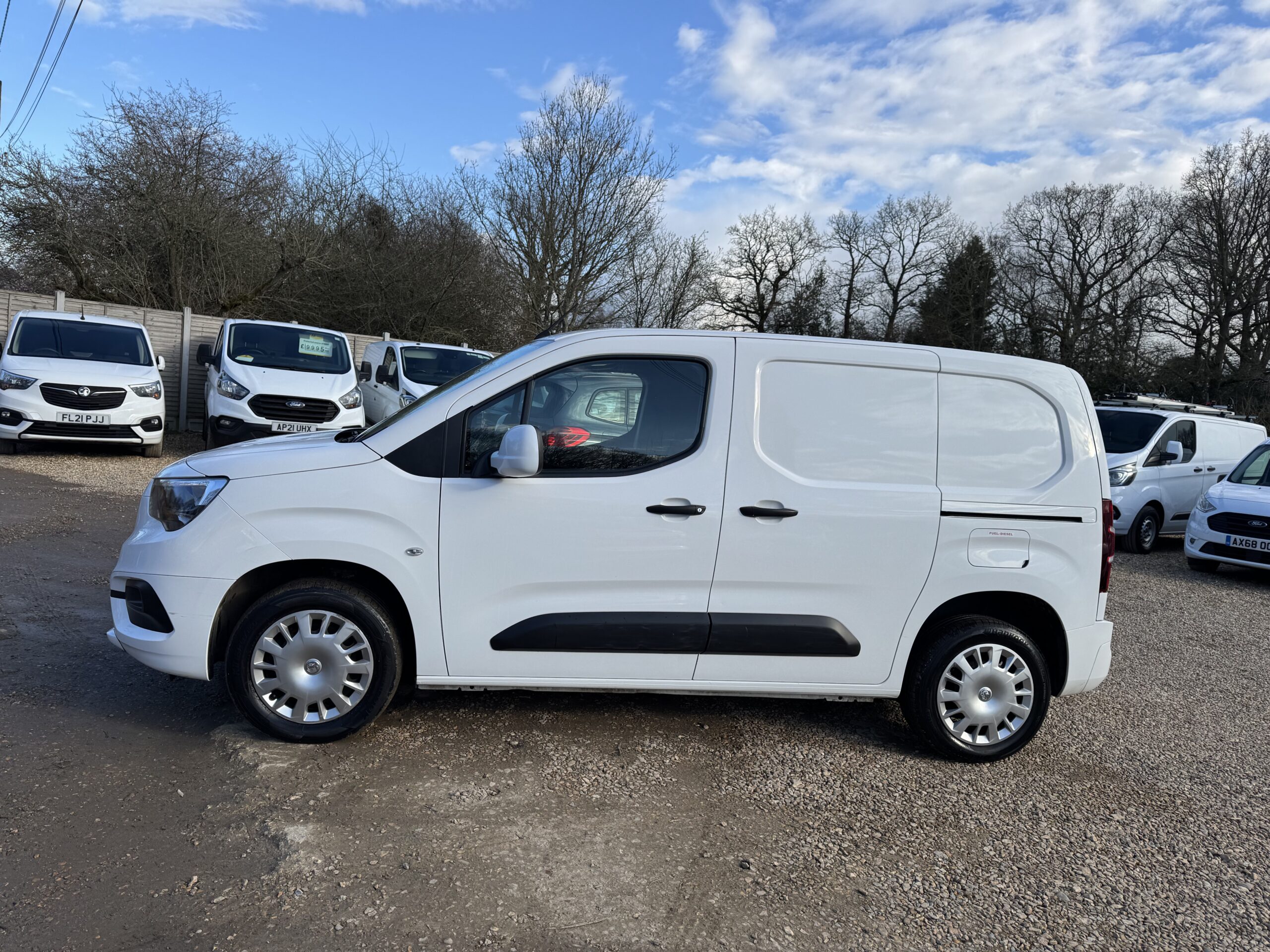 
								Vauxhall Combo 1.5 Turbo D 2300 Sportive L1 H1 Euro 6 full									
