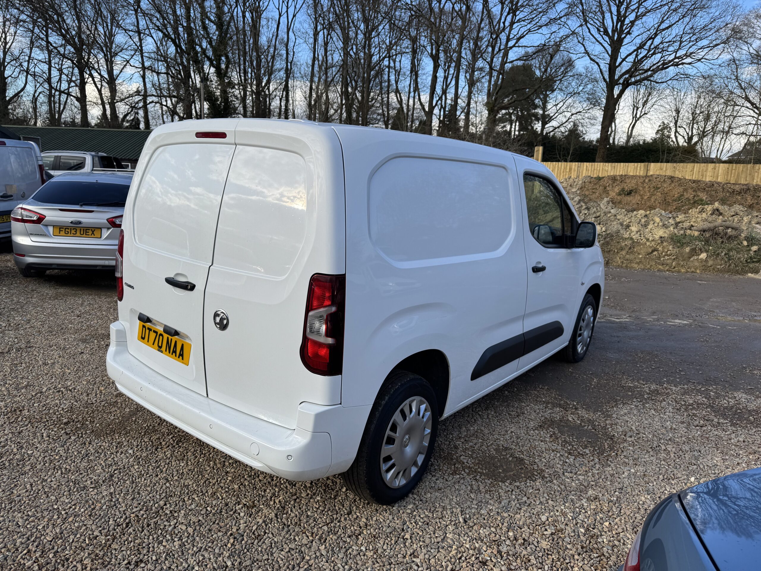 
								Vauxhall Combo 1.5 Turbo D 2300 Sportive L1 H1 Euro 6 full									