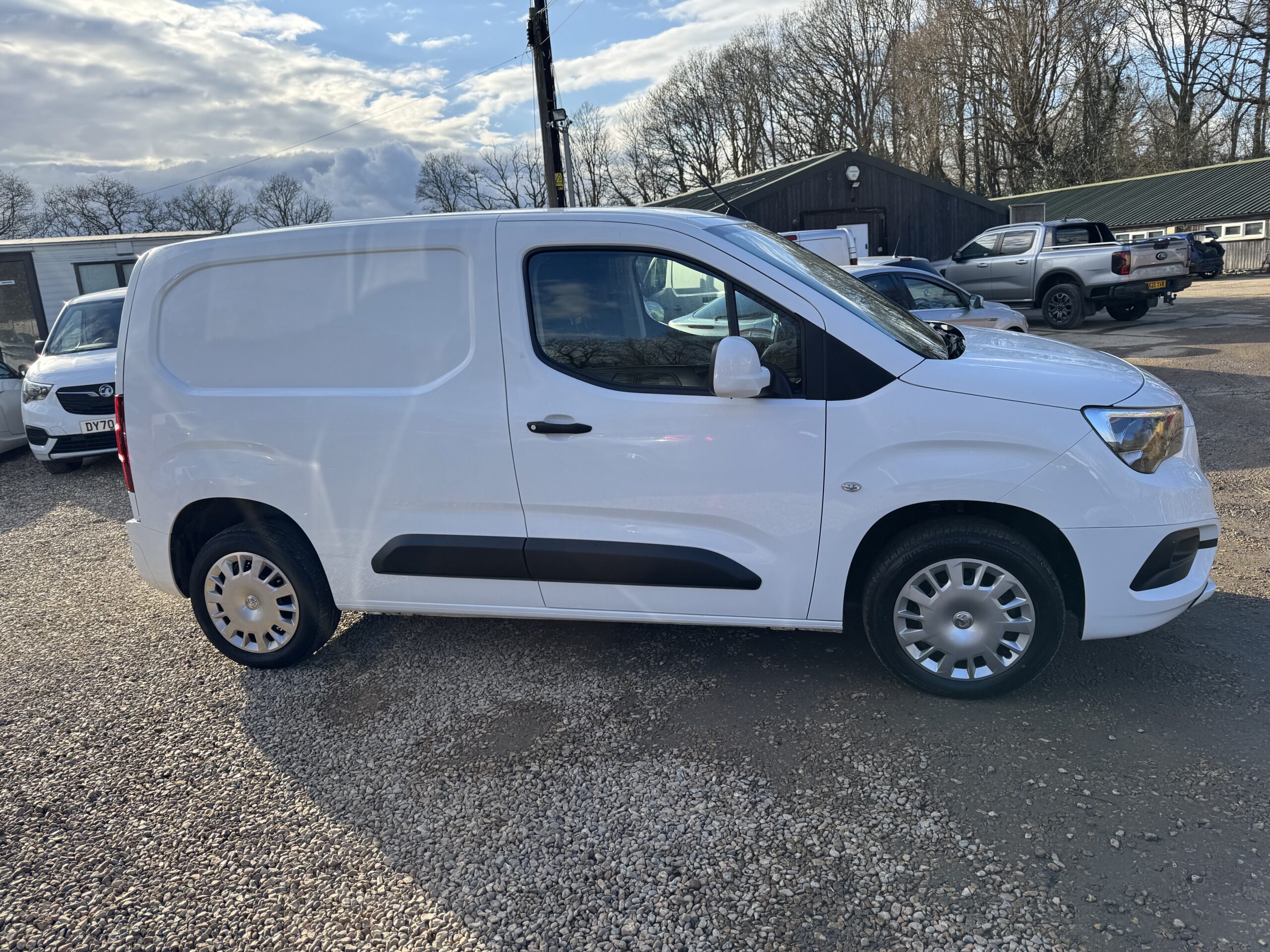 
								Vauxhall Combo 1.5 Turbo D 2300 Sportive L1 H1 Euro 6 full									