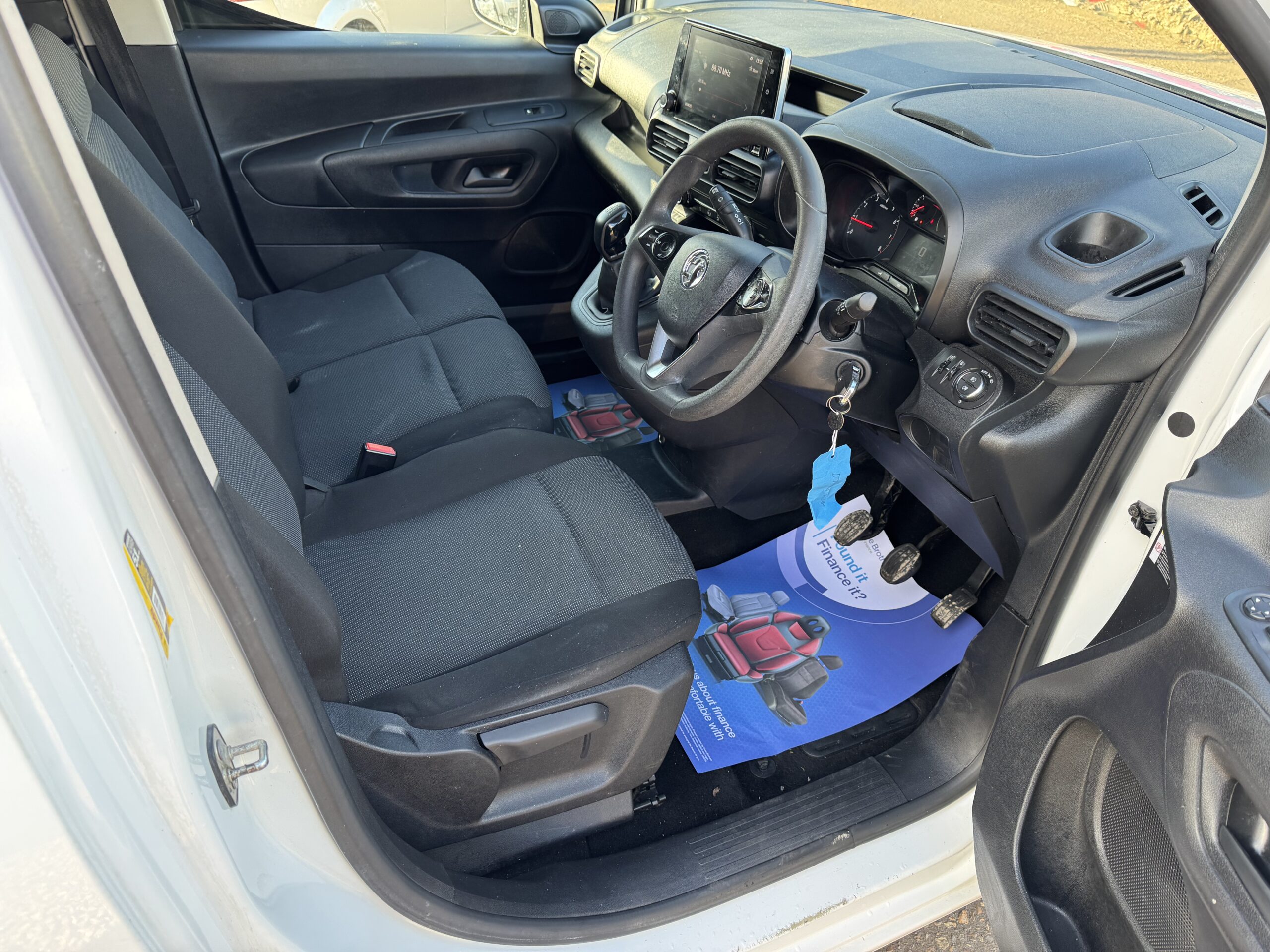 
								Vauxhall Combo 1.5 Turbo D 2300 Sportive L1 H1 Euro 6 full									