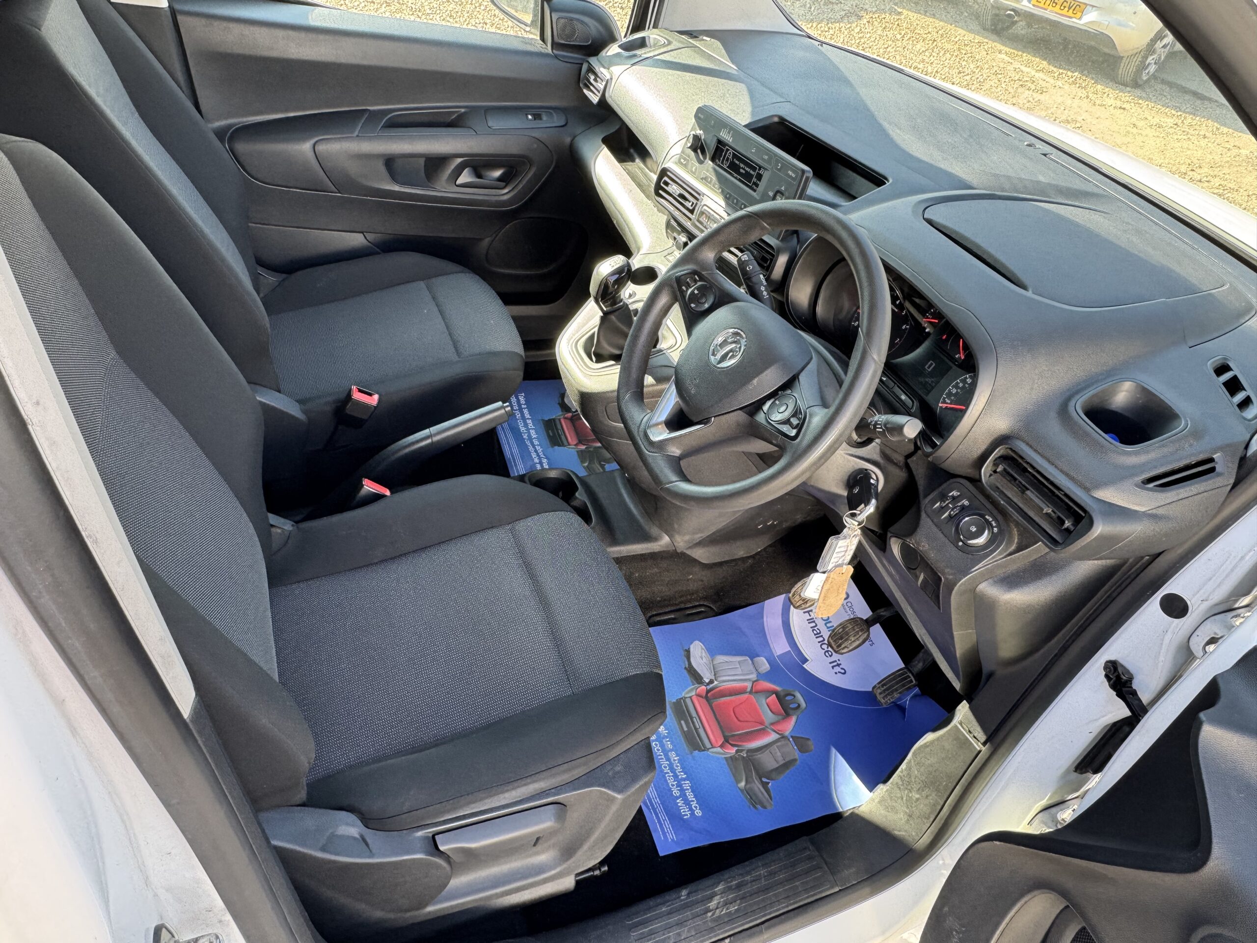 
								Vauxhall Combo 1.5 Turbo D 2300 Sportive L2 H1 Euro 6 full									