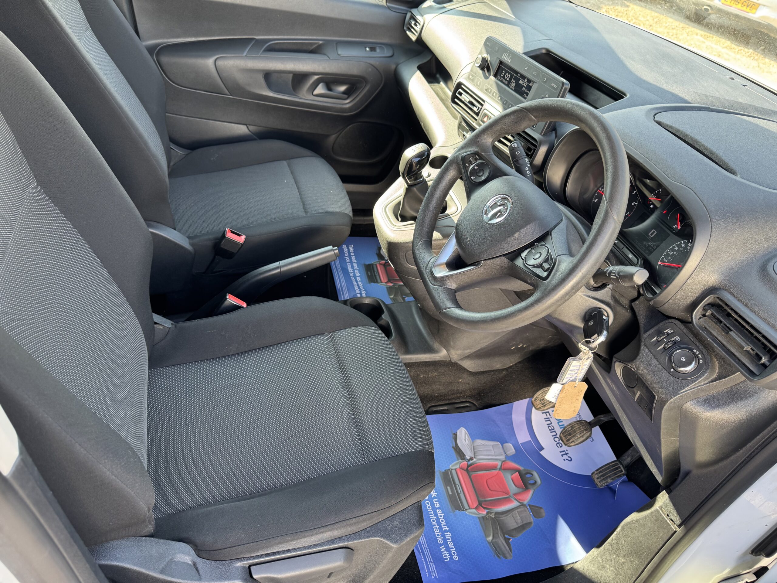 
								Vauxhall Combo 1.5 Turbo D 2300 Sportive L2 H1 Euro 6 full									