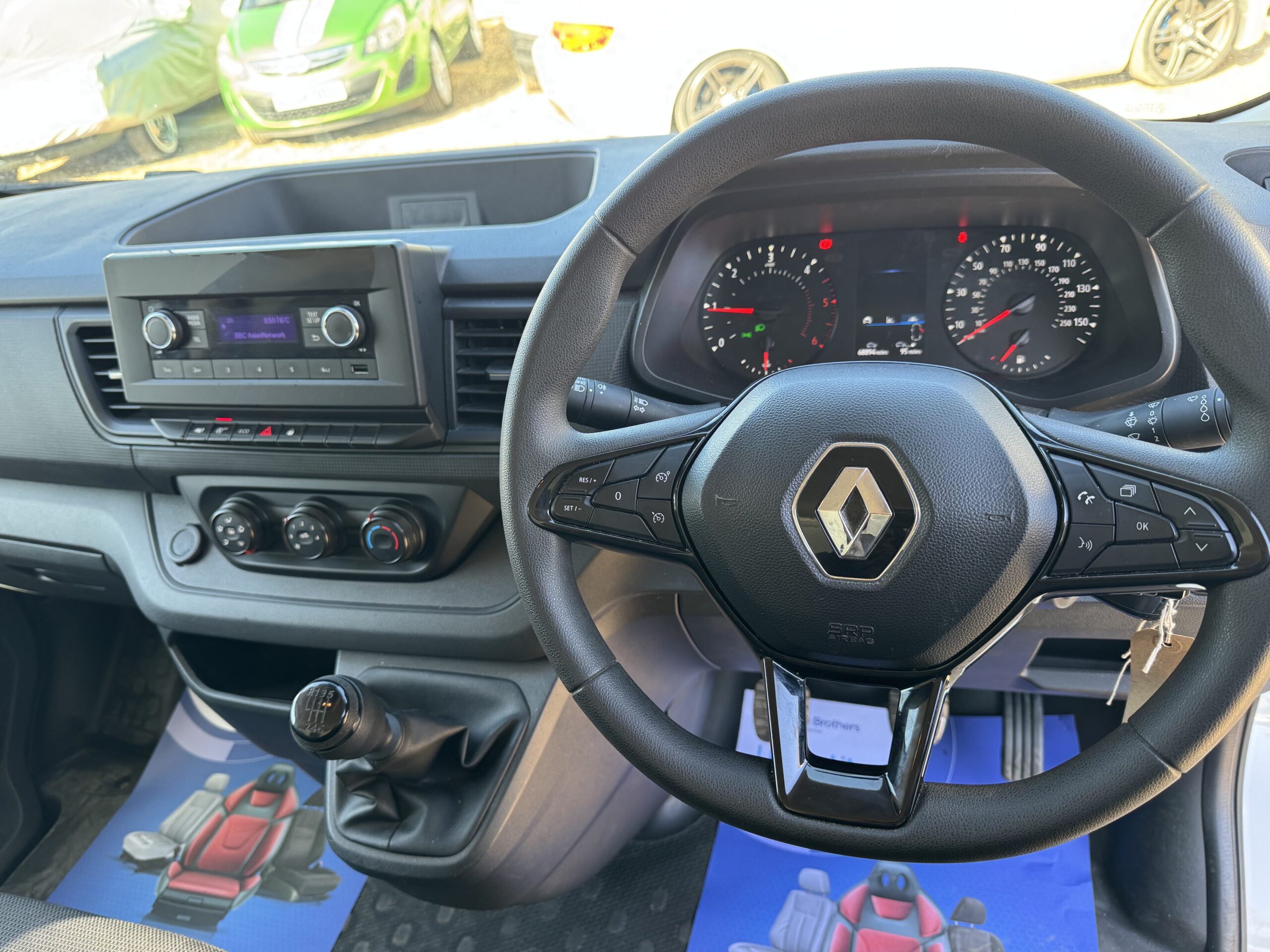 
								Renault Trafic 2.0 dCi Blue 28 Business SWB Euro 6 full									