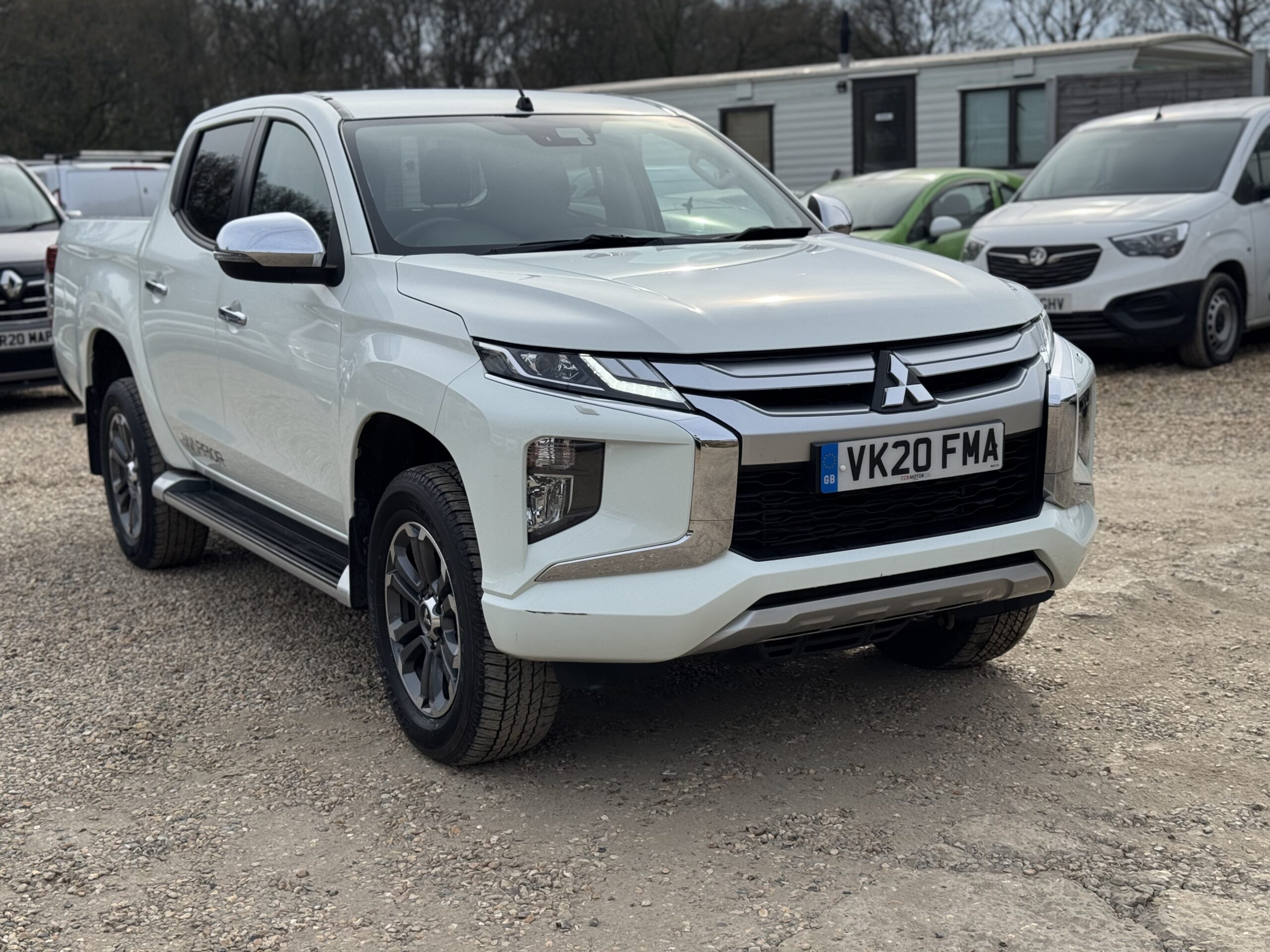 
								Mitsubishi L200 2.2 DI-D DC Warrior 4WD Euro 6 full									