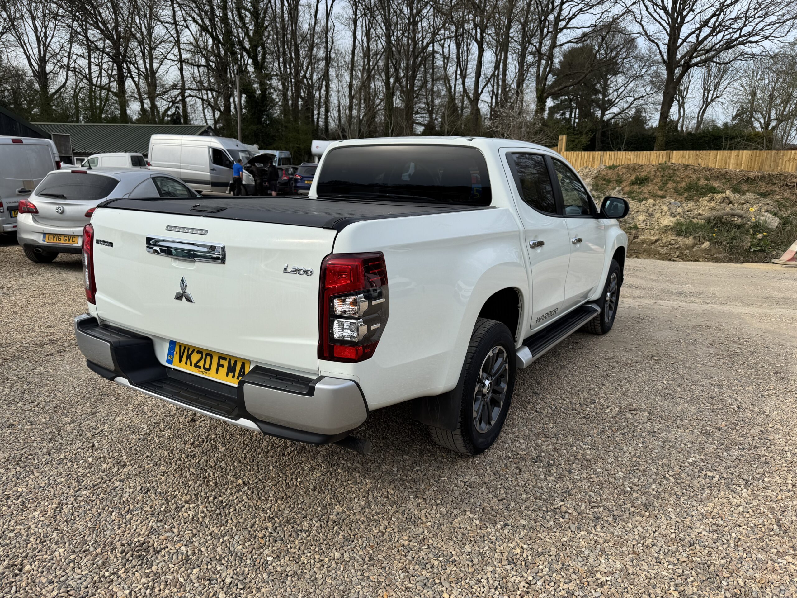 
								Mitsubishi L200 2.2 DI-D DC Warrior 4WD Euro 6 full									