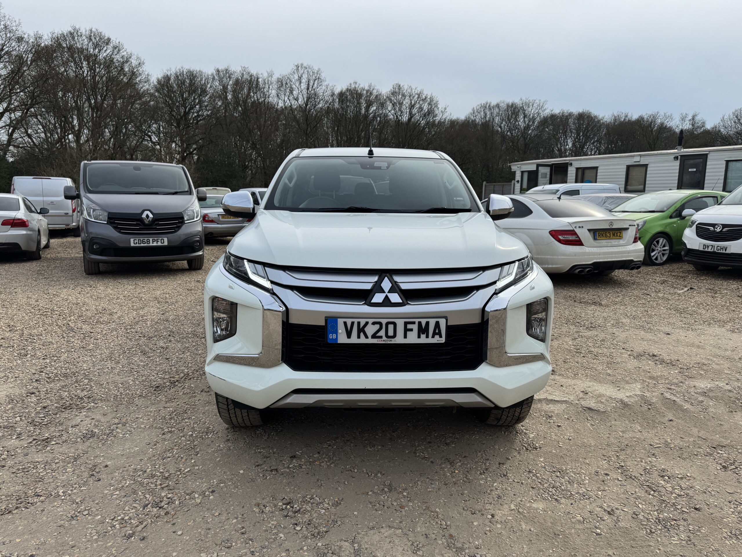 
								Mitsubishi L200 2.2 DI-D DC Warrior 4WD Euro 6 full									