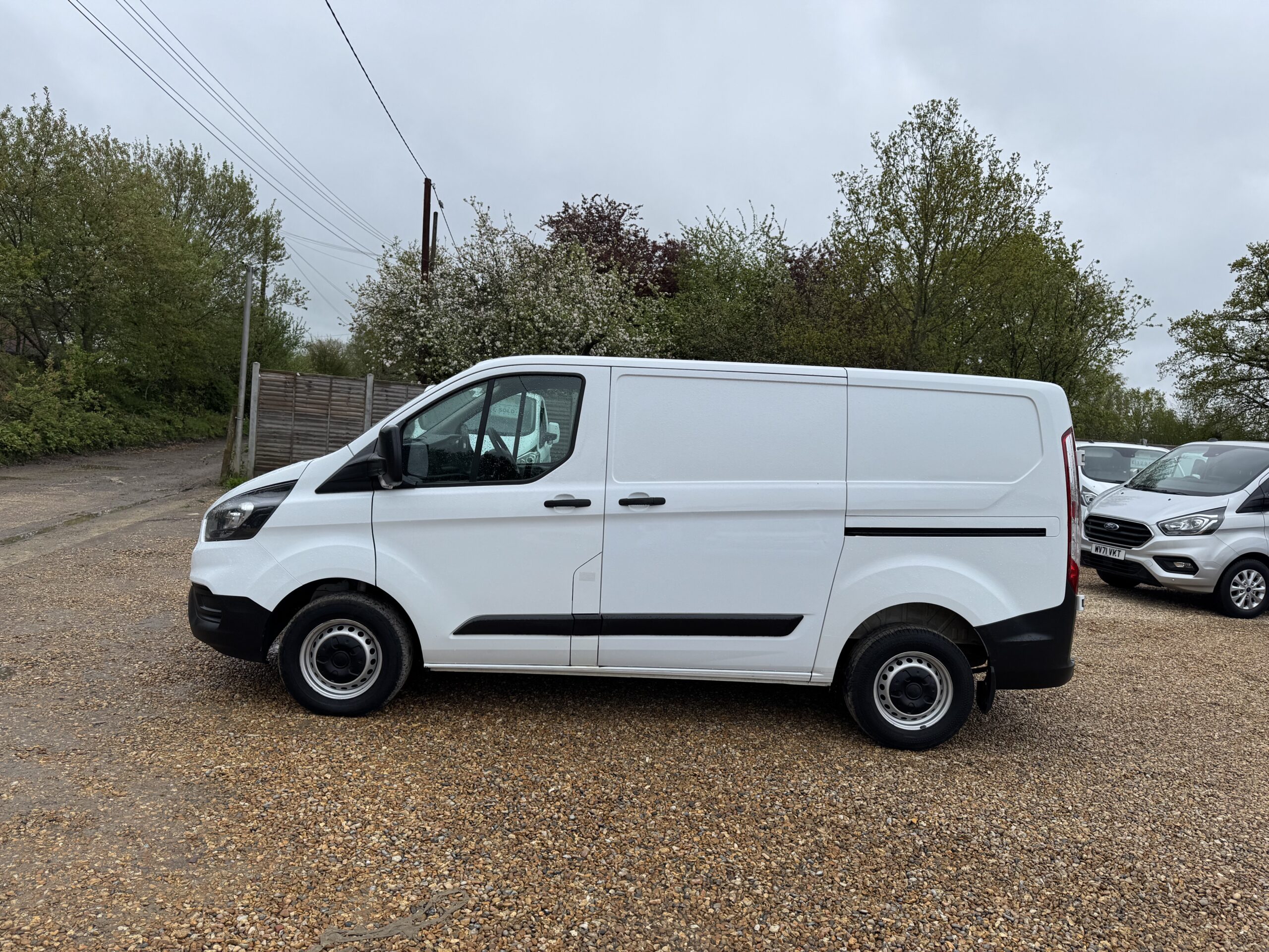 
								Ford Transit Custom 2.0 300 EcoBlue Leader L1 H1 Euro 6 full									