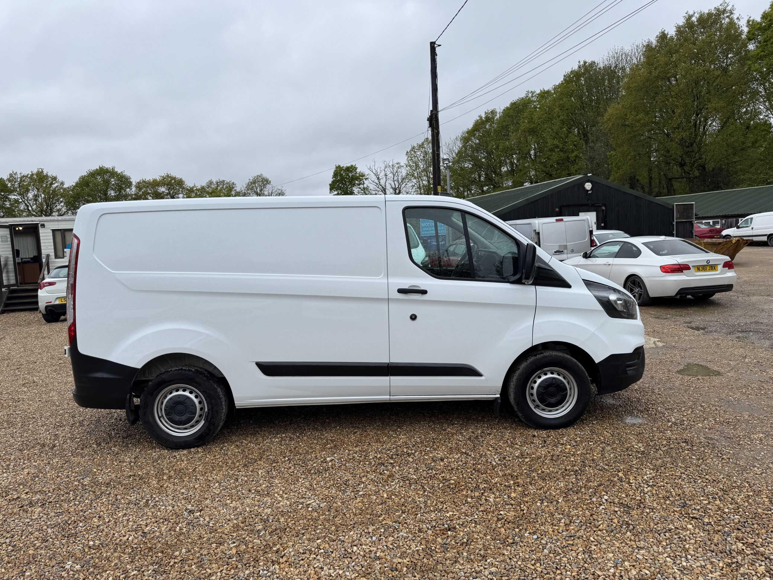 
								Ford Transit Custom 2.0 300 EcoBlue Leader L1 H1 Euro 6 full									