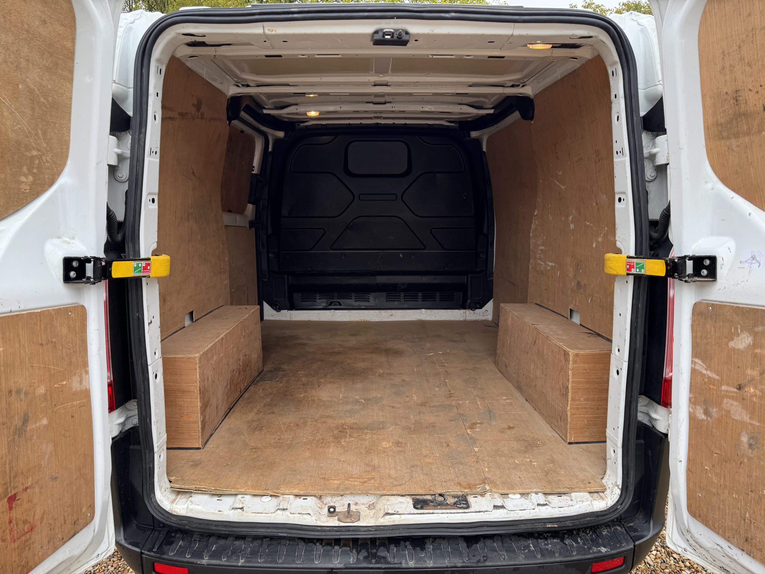 
								Ford Transit Custom 2.0 300 EcoBlue Leader L1 H1 Euro 6 full									