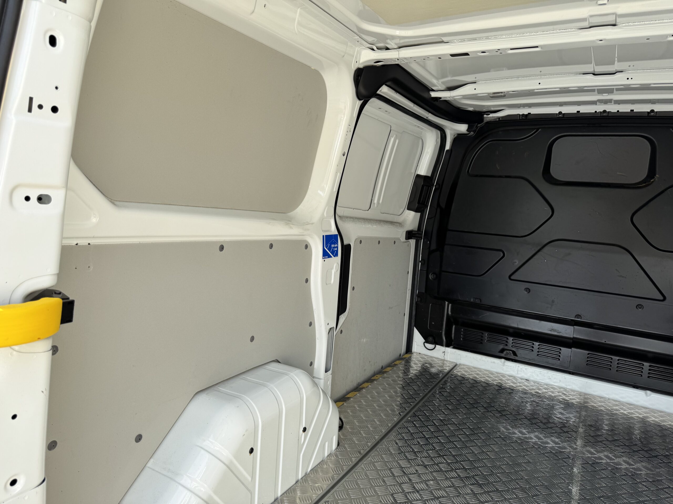 
								Ford Transit Custom 2.0 300 EcoBlue Trend L1 H1 Euro 6 full									