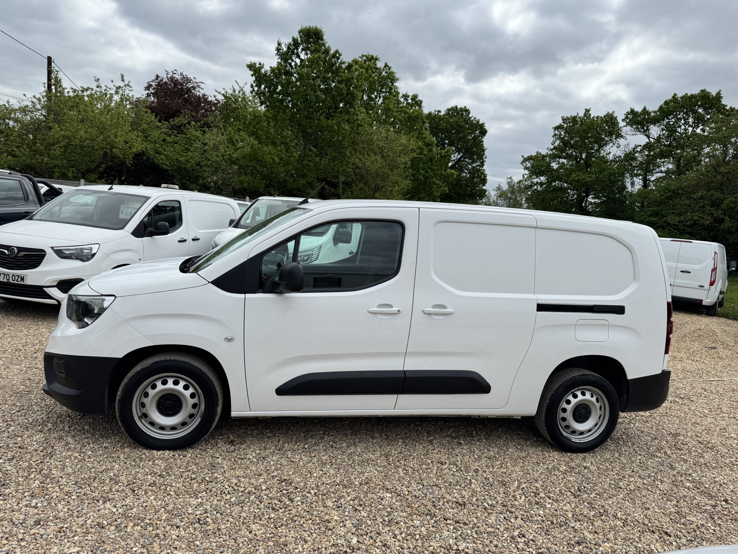 
								Vauxhall Combo 1.5 Turbo D 2300 Edition Auto L2 H1 Euro 6 full									