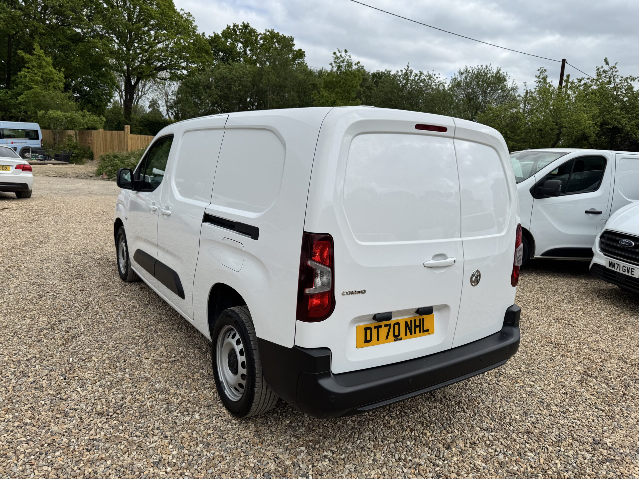 
								Vauxhall Combo 1.5 Turbo D 2300 Edition Auto L2 H1 Euro 6 full									