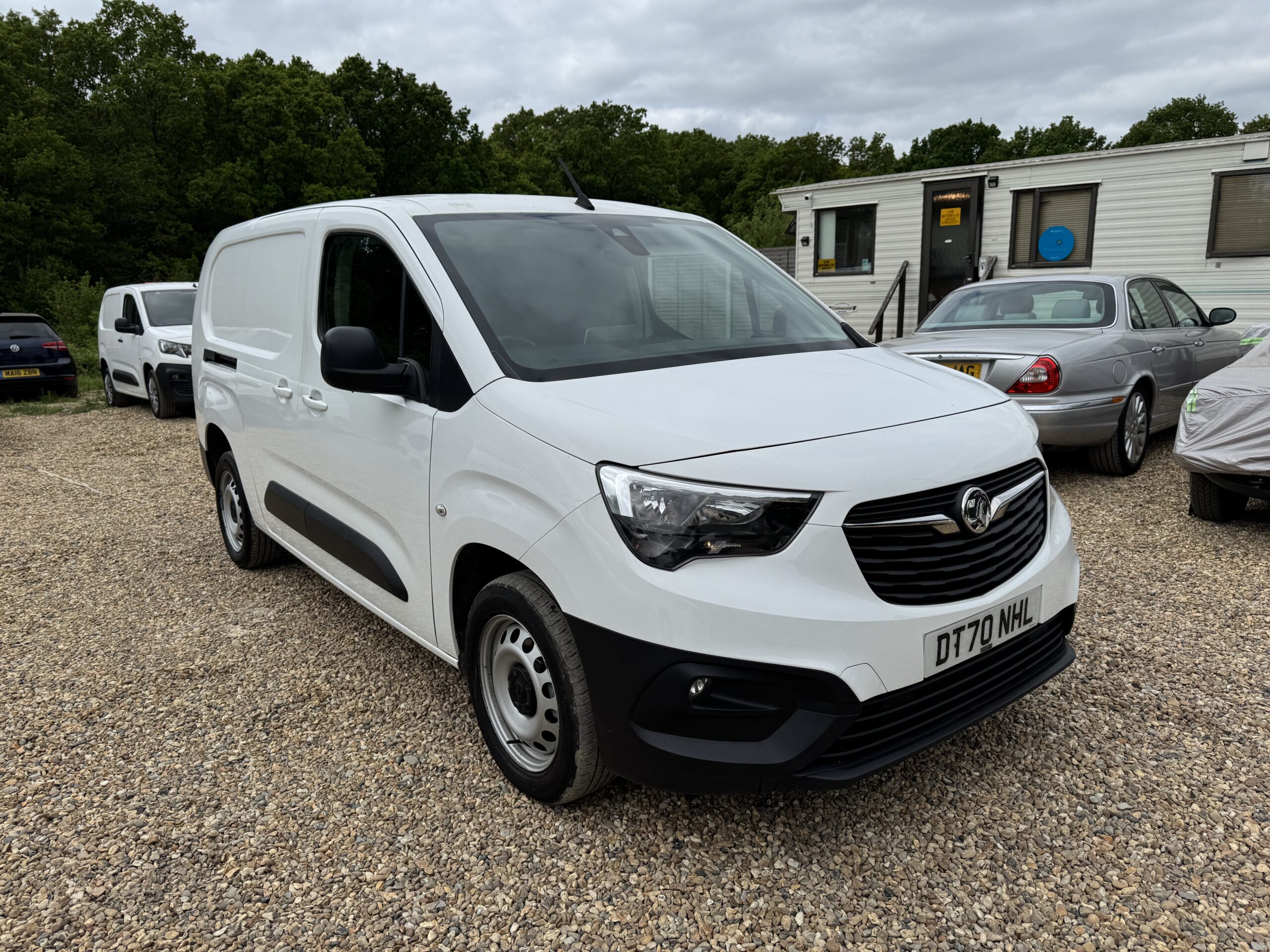 
								Vauxhall Combo 1.5 Turbo D 2300 Edition Auto L2 H1 Euro 6 full									